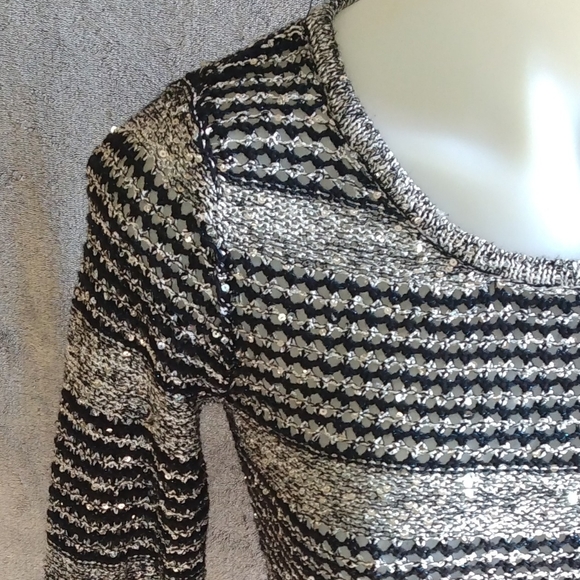 Sweater - Picture 2 of 4